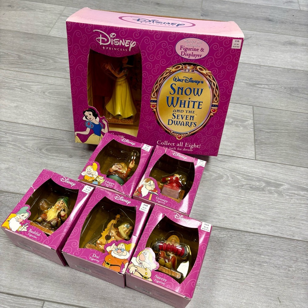 Vintage Disney  Snow White & The Seven Dwarfs Starter Set- Enesco 65th Anniv.